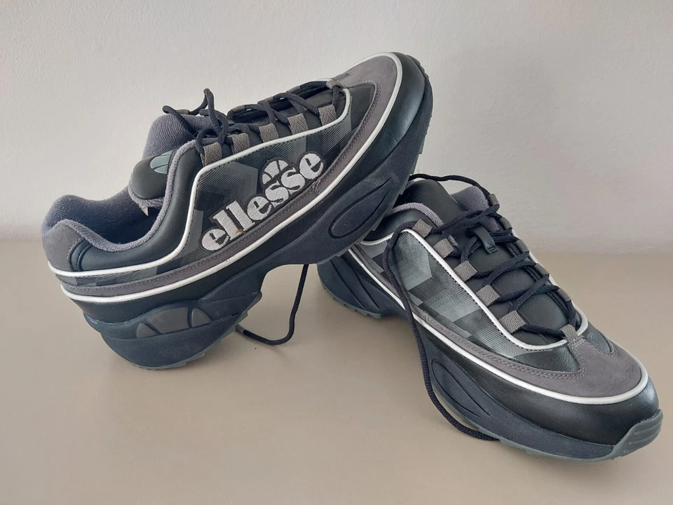 Ellesse Sneaker Gr. 42 verschiedene Modelle in Auktionen    NEU !! - Bild 1 von 1