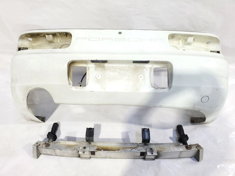 Parachoques trasero blanco convertible Porsche 968 1992 1993 1994 1995 OEM  Foto 1 de 4
