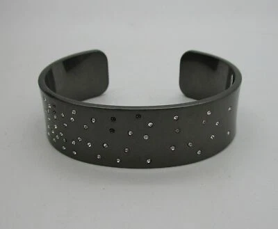 Brazalete de cristal pavé disperso tono plateado LUCKY BRAND precio de venta sugerido por el fabricante 45,00 USD Foto 1 de 3