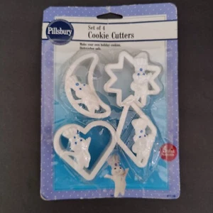 1992 Pillsbury Doughboy Plastic Cookie Cutters 2" in Original Package Vintage - Picture 1 of 12