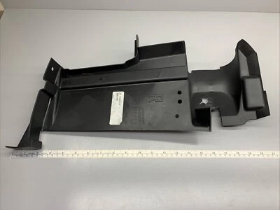 Sello de aire lateral del radiador delantero derecho Dodge Dart 2012-2013 fabricante de equipos originales Foto 1 de 4