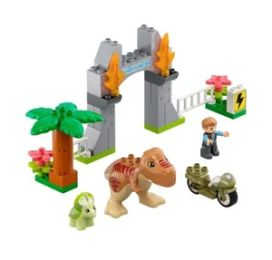 LEGO 10939 - DUPLO: Jurassic World: T. rex and Triceratops Dinosaur Breakout - Picture 1 of 1