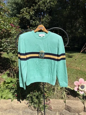 Marie Gray Vintage St. John Collection Green Knit Sweater Embroidered Crest  - Imagem 1 de 4