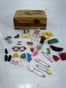 CHARMS KONVOLUT Kunststoff Vintage 60er Jahre Cease Box Nachlass Fund - Bild 1 von 19