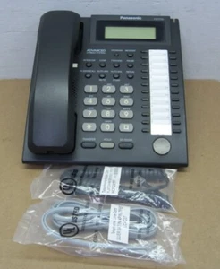 Teléfono con pantalla de 24 botones Panasonic KX-T7735 (negro) *Reacondicionado* - Imagen 1 de 3