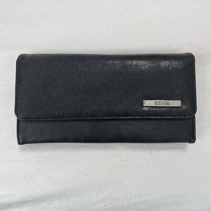 Kenneth Cole Reaction Vintage Black Trifold Wallet Button Close - Picture 1 of 13