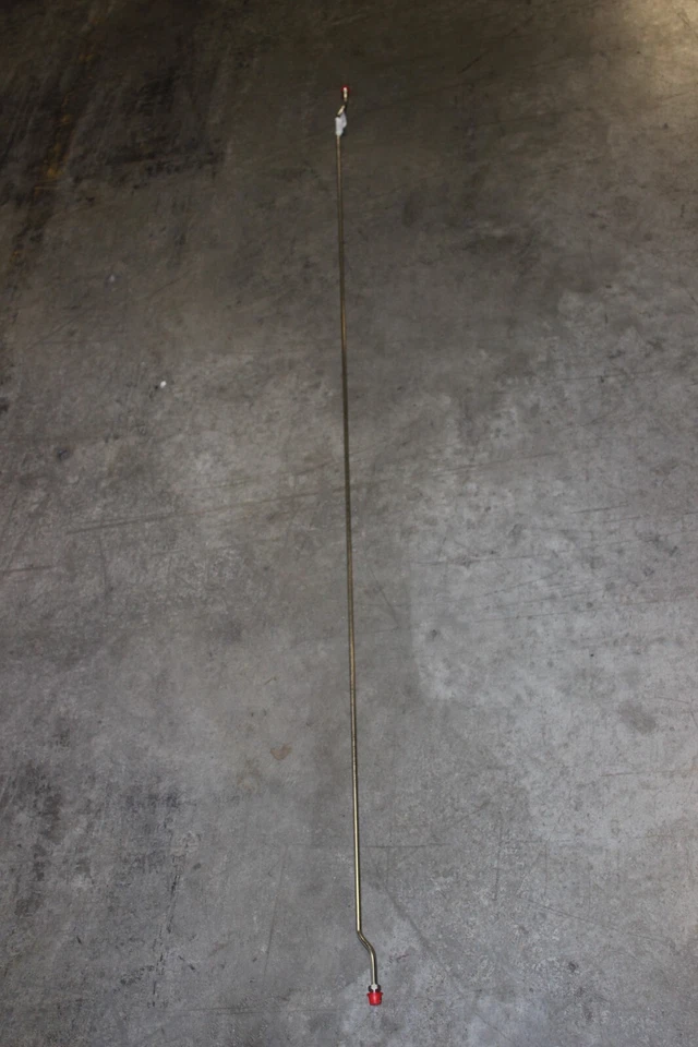 44541180 U-Haul 2005 GMC C5500 Topkick LH línea de freno trasero 28,58 pulgadas de largo Foto 1 de 1