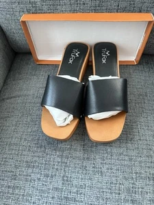 TruFox Classic Slide Sandals Black Faux Leather Faux Wood 2" Heels Size 8.5 NIB - Picture 1 of 9