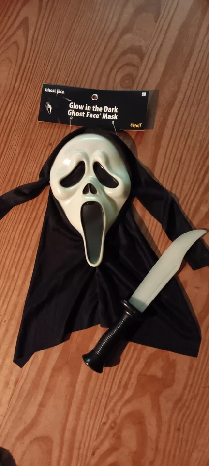 GHOSTFACE SCREAM MASK FUN WORLD GLOW IN THE DARK NEW WITH TAGS - Image 1 of 1