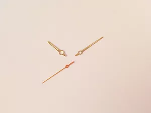 New Watch HANDS For CITIZEN 8200 (42323) REPLACEMENT Gold Hour Min Sec SET H6B - Picture 1 of 1