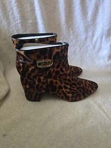 Botines Lauren Ralph Lauren Wynne III PELO DE BECERRO con cremallera al tobillo bota leopardo talla 11 - Imagen 1 de 13