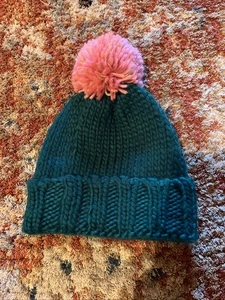 Caroline Kaufman Anthropologie Tejido Mezcla de Lana Pom Gorro Cazador Verde Rosa - Imagen 1 de 7