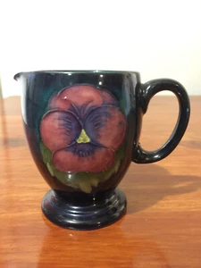 Moorcroft Pensamiento Leche Jarra Pensamientos Flores Crema Inglesa Floral Pintada a Mano - Imagen 1 de 14