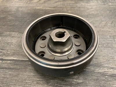 SUZUKI VS1400 INTRUDER S83 MOTOR ROTOR VOLANTE 32102-38B10 3210238B10 Foto 1 de 4