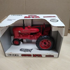 Ertl 1/16 McCormick Farmall Super M-TA Tractor #445 NIB - Picture 1 of 8