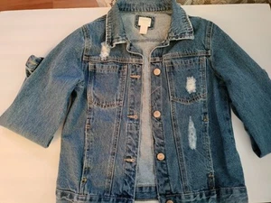 Forever 21 Girls Distressed Light Wash Denim Jean Jacket 13/14 Trendy Casual - Picture 1 of 12
