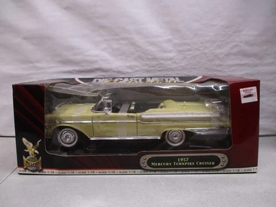 Road Signature 1957 Mercury Turnpike Cruiser 1/18 LL - Image 1 of 2