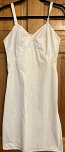 Vintage Baronet Lingerie Full Slip Size 36 Ivory Taffeknit Nylon Minimal Trim - Picture 1 of 8