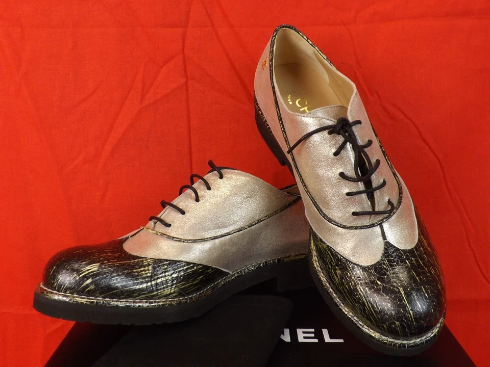 16c CHANEL Two Tone Black Leather CC Logo Lace up Oxfords 41