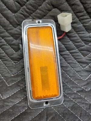 Mazda Rx4 1974 sedán OEM marcador lateral marcador de señal lente carcasa derecha Foto 1 de 4