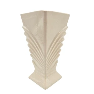 McCoy 9 1/4" tall Turquoise White Feathered fan Vase Pottery Vintage  - Picture 1 of 9