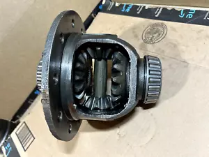Dana 50 Front Diff Open Carrier OEM - Picture 1 of 7