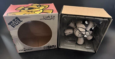 Joe Ledbetter JLED SIGNED 2007 6" Grey Teeter LE 100 AUTOGRAPHED Kidrobot Mono - Image 1 of 4