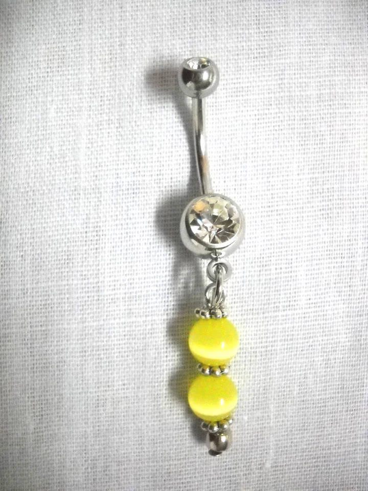 NOVO CHARME EXTRAVAGANTE FEITO À MÃO MIÇANGAS DE OLHO DE GATO AMARELO em DESLUMBRANTE ANEL DE BARRIGA CZ TRANSPARENTE - Imagem 1 de 1