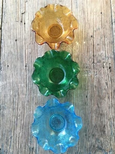 SET DI 3 CIOTOLE IN VETRO PRESSATO COLORATE PER SNACK CONDIMENTI VERDE AMBRA - Foto 1 di 11