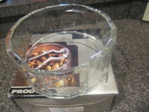 ILLUSIONS ACRYLIC NUT BOWL (NUT CRACKER IS NOT INCLUDED_) - Picture 1 of 6