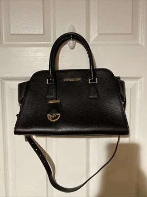 Bolso de mano bandolera Michael Kors de cuero granulado negro Foto 1 de 4