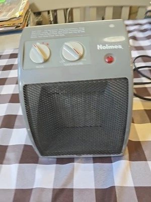 Holmes HCH-4060T Powerful 1500 Watt Compact 8” Space Heater WORKS *TESTED* - Image 1 of 3