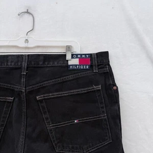 Vintage Tommy Hilfiger Jeans Mens 38x30 Black Flag Patch Logo Baggy Hip Hop Y2K - Picture 1 of 14