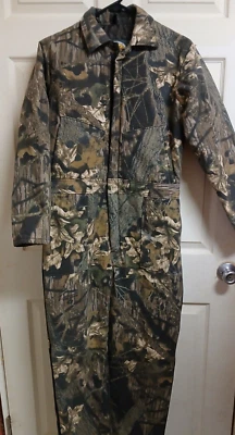 Cabela's Coveralls-Mossy Oak Break up-Youth Size 20-A+ Shape - Image 1 of 4