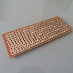 10 Stück Stripboard 64x25mm Prototyp Papier ungeschnitten Loch Schaltung Veroboard Breadboard - Bild 1 von 4