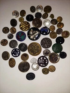 48 Antique, Vintage, and Modern Leaves & Plant Themed BUTTONS to Collect or Use - Picture 1 of 6