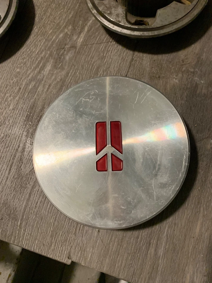 1993-1995 Oldsmobile 88 tampa central 93 94 95 tampa de roda  - Imagem 1 de 1