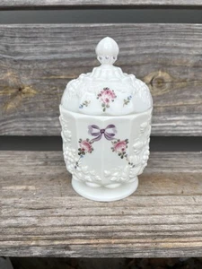 Westmoreland Candy Dish w/ Lid Milk Glass Roses/Bows Paneled Grape/Roses 💖 - Picture 1 of 9