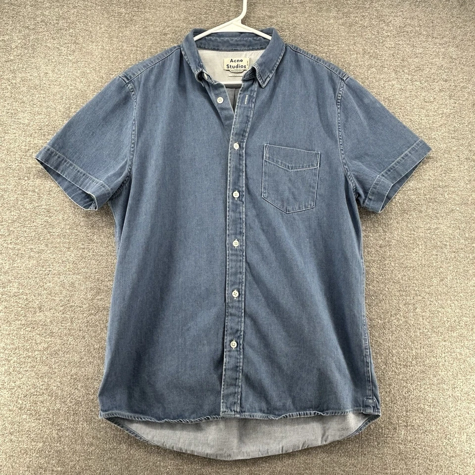 Camisa jeans masculina Acne Studios tamanho 50 manga curta com botões casual - Imagem 1 de 4