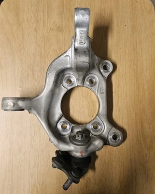 2020-2024 Toyota Highlander Sienna Front Steering Knuckle Spindle Left Side OEM - Image 1 of 4