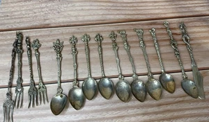 VTG Lot Of Italian Demitasse Spoons Forks Knife Renaissance Figures Silver Tone - Picture 1 of 9
