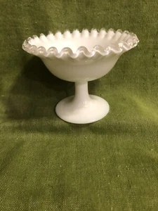 White Ruffled Candy Pedestal with Clear layer on top - Picture 1 of 11