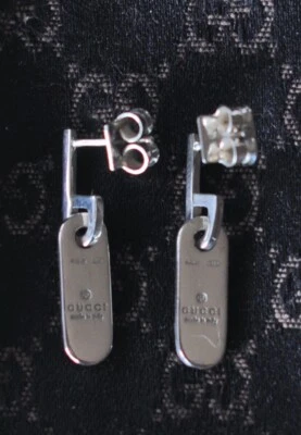 Pendientes colgantes con logotipo de Gucci de plata de ley 925 hechos en Italia Foto 1 de 2