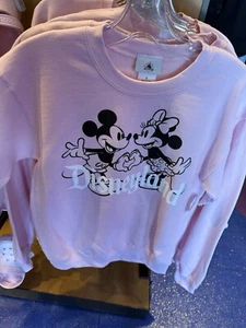 Disneyland Mickey And Minnie Valentine’s Crewneck LARGE 2025 - Picture 1 of 2