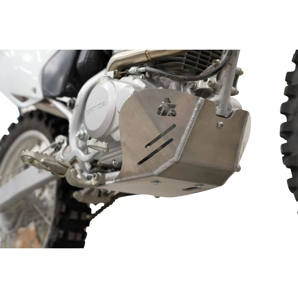 Placa de alumínio Tusk prata Honda CRF230F 2003-2019 CRF150F 2003-2005 - Imagem 1 de 2