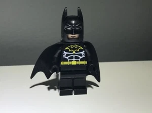LEGO Batman Pre-Production Minifigure (DKC - dkcollectables) - Picture 1 of 2