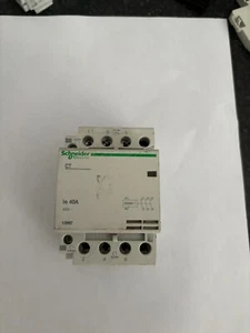 SCHNEIDER ELECTRIC CT 15967 3 POLOS SIN CONTACTOR - Imagen 1 de 1