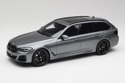 GT485 BMW G61 530e M Sport Touring Mineral Grey GT Spirit 1/18 - Imagen 1 de 4