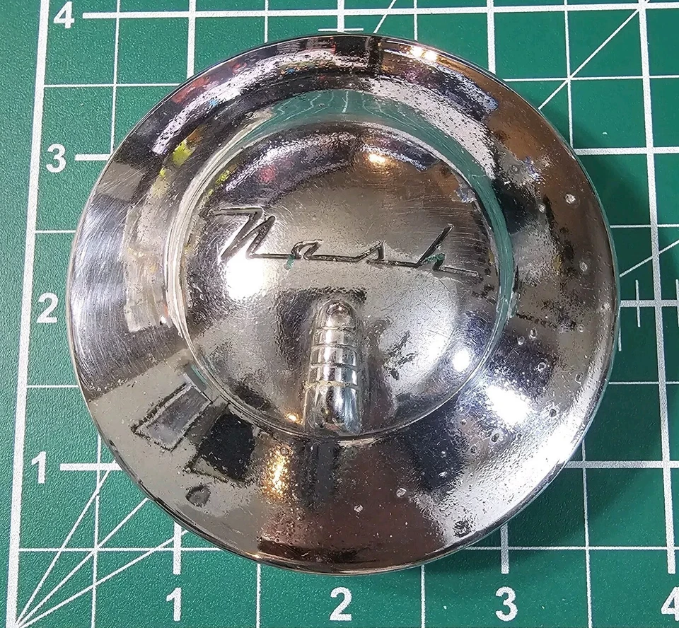 Tapa de gas de bloqueo cromado Nash, sin llave RARA Foto 1 de 4