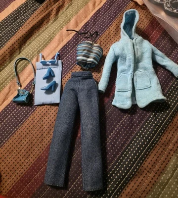 Traje de Barbie hecho a mano incluso con gafas y zapatos Foto 1 de 4
